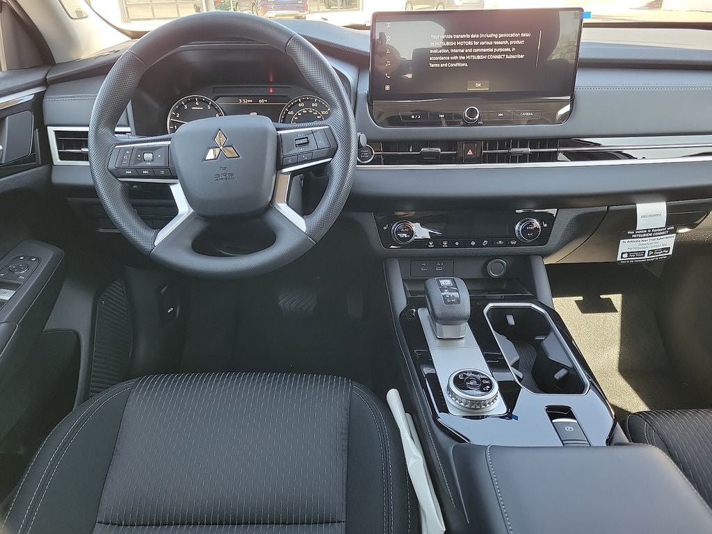 2026 Mitsubishi Outlander ES