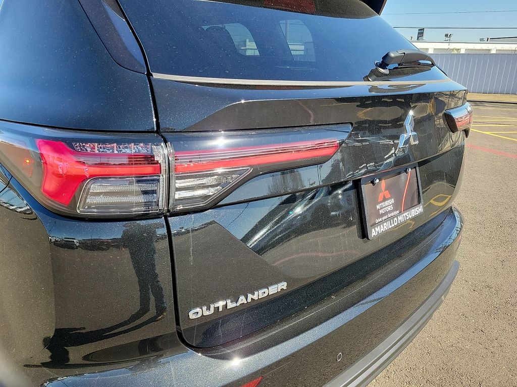 2026 Mitsubishi Outlander ES