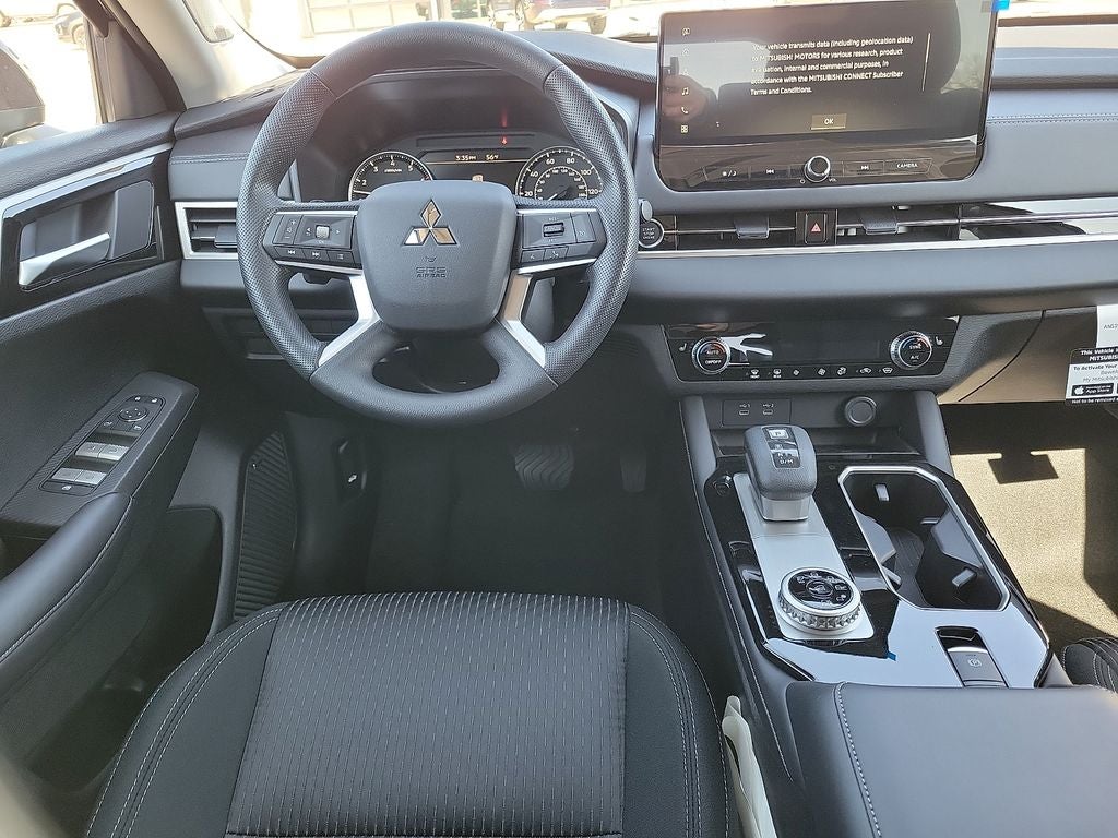 2026 Mitsubishi Outlander ES