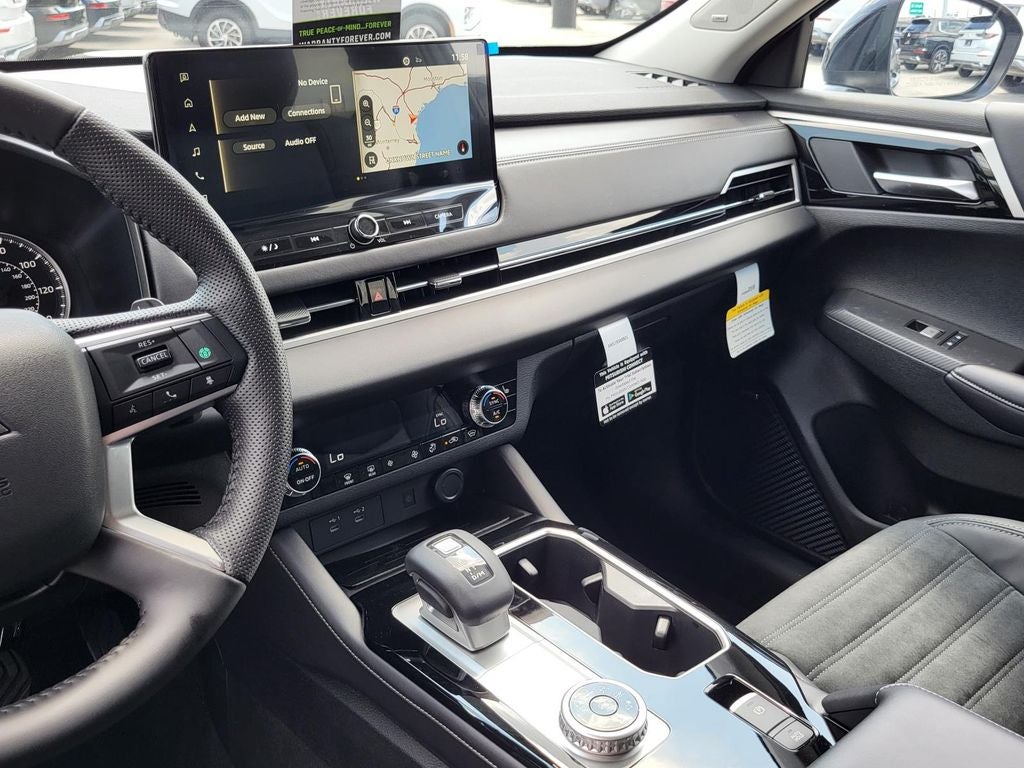 2025 Mitsubishi Outlander SE