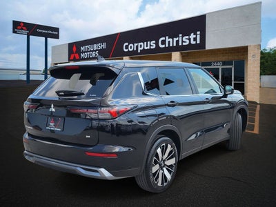 2025 Mitsubishi Outlander SE