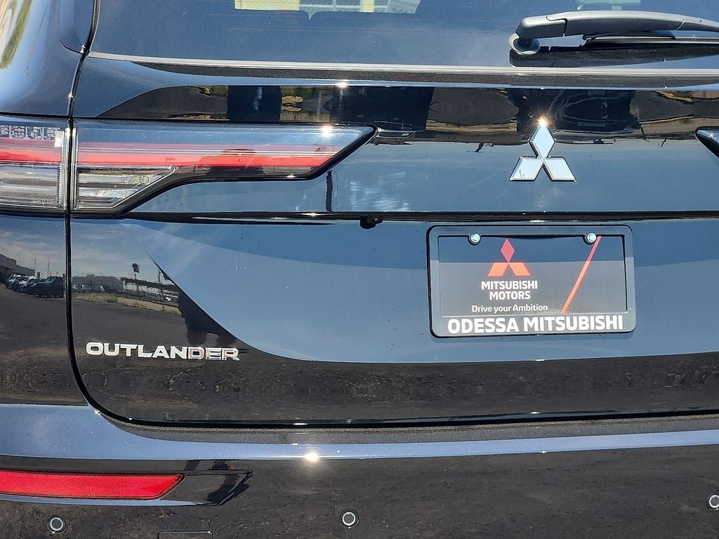 2025 Mitsubishi Outlander SE