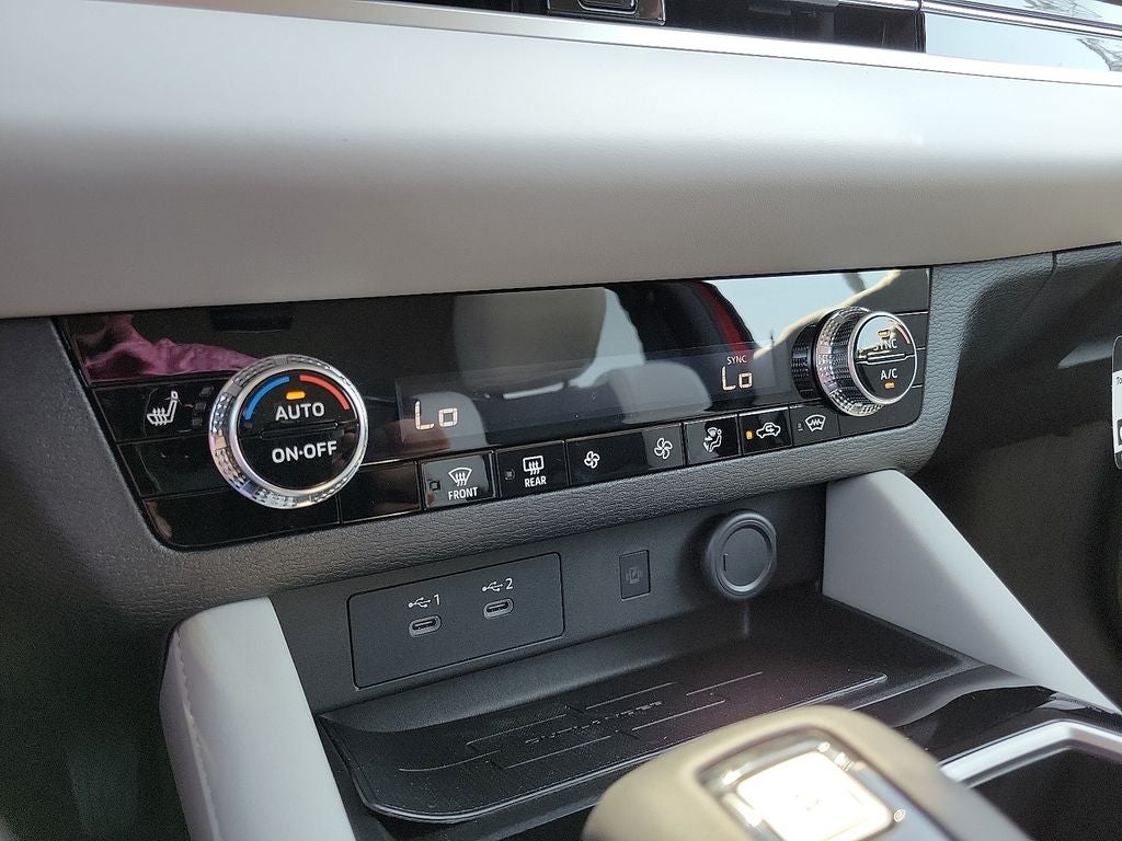 2025 Mitsubishi Outlander SE