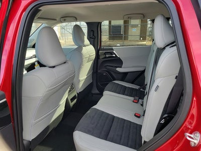 2025 Mitsubishi Outlander SE