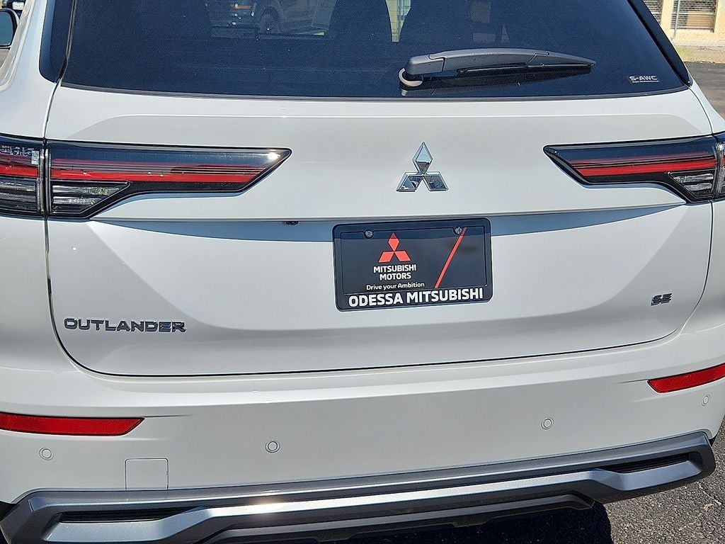 2025 Mitsubishi Outlander SE