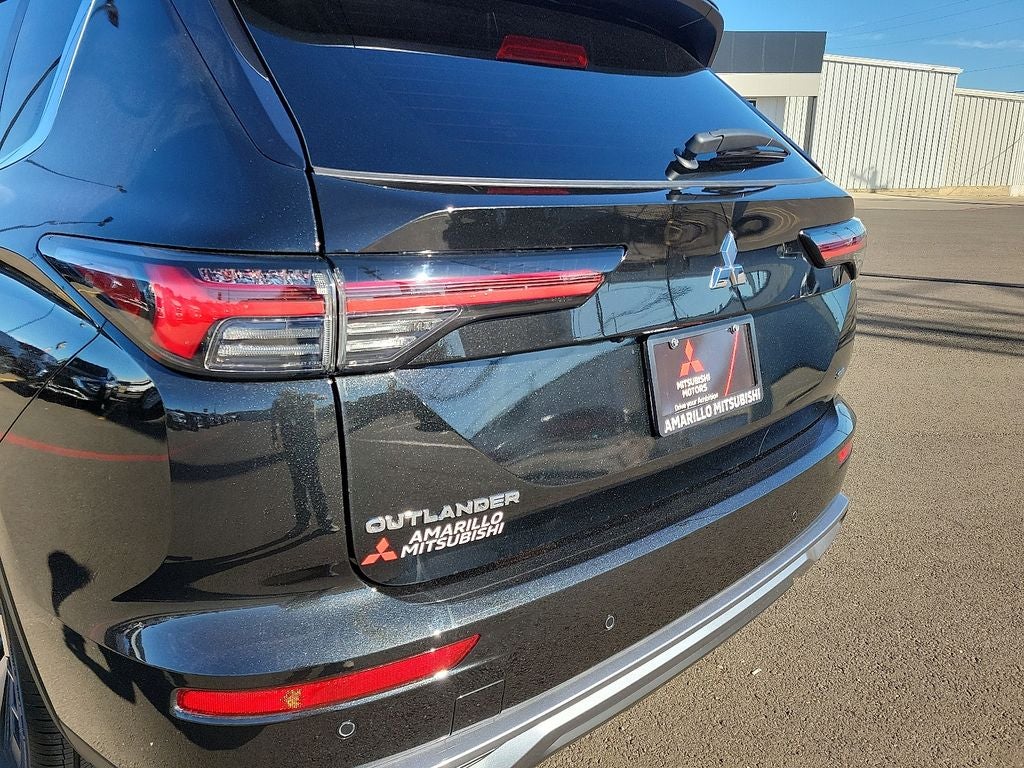 2025 Mitsubishi Outlander SE