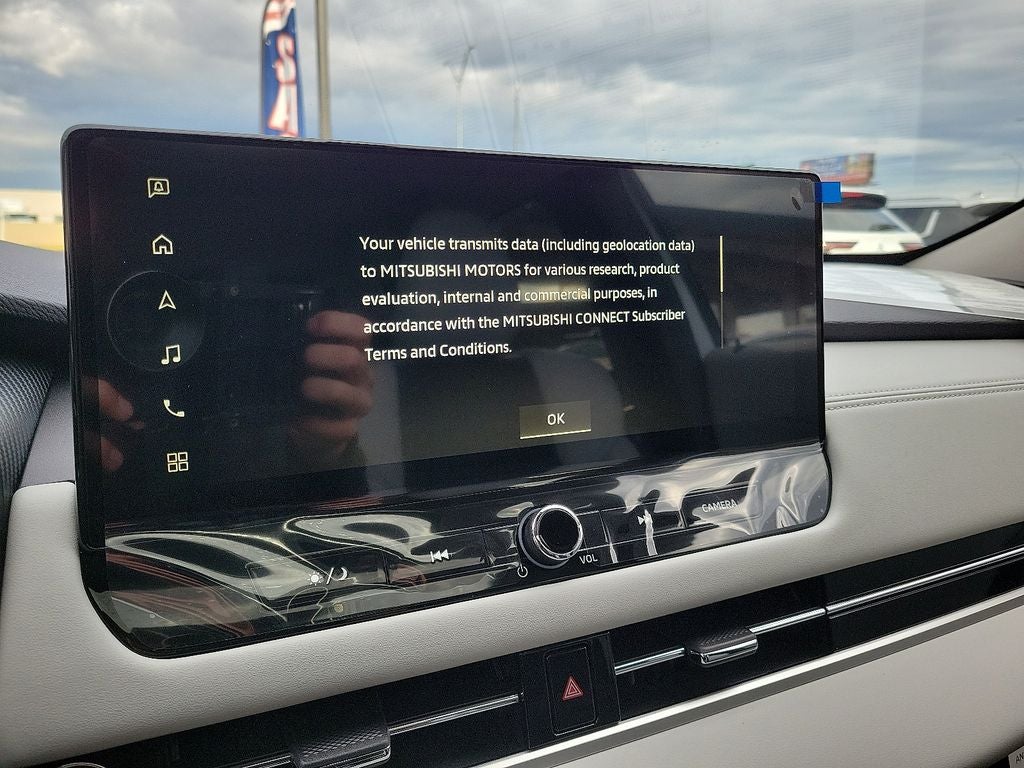 2025 Mitsubishi Outlander SE