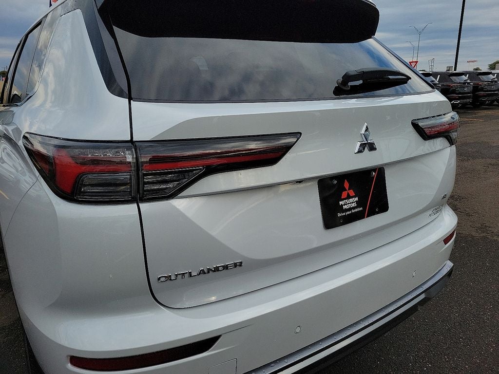2025 Mitsubishi Outlander SE