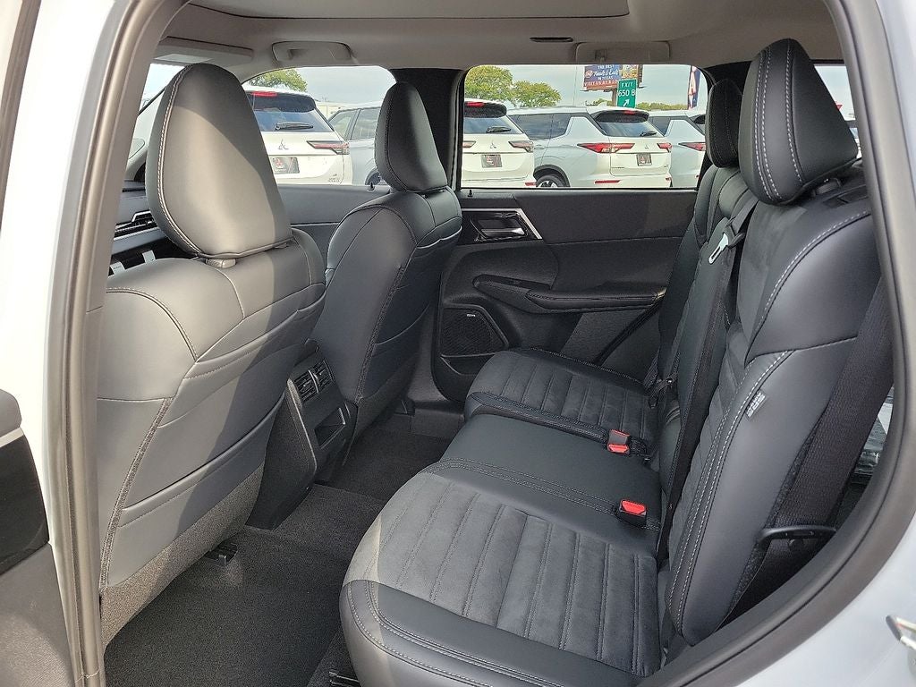 2025 Mitsubishi Outlander Trail Edition