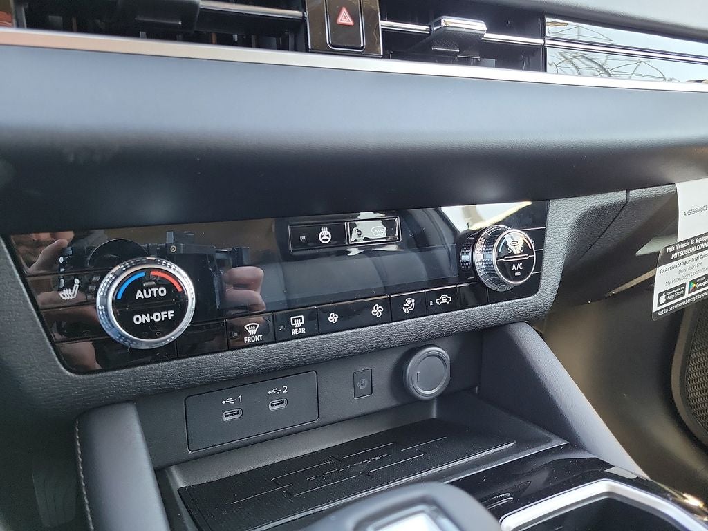 2026 Mitsubishi Outlander SE