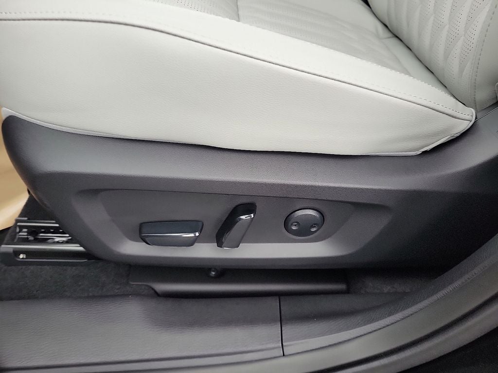 2025 Mitsubishi Outlander Platinum Edition