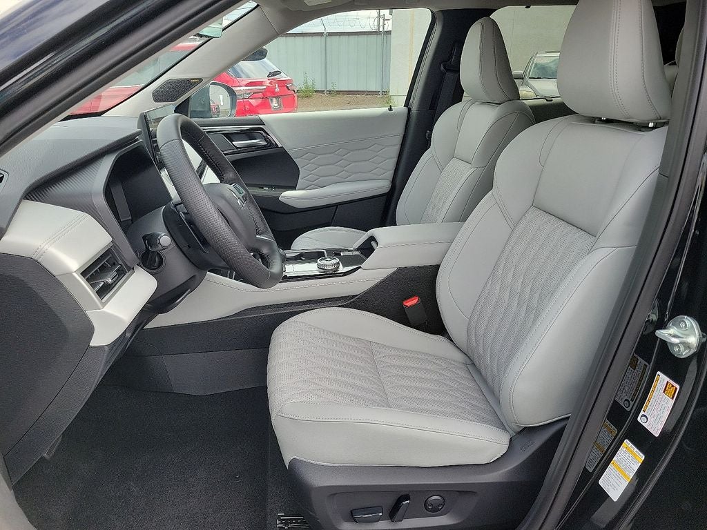 2025 Mitsubishi Outlander Platinum Edition