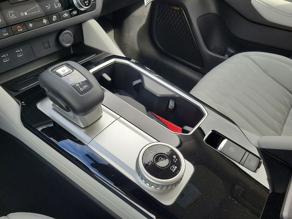 2025 Mitsubishi Outlander Platinum Edition