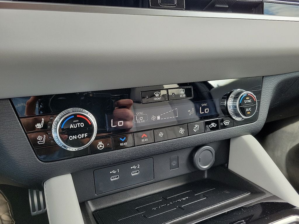 2025 Mitsubishi Outlander Platinum Edition