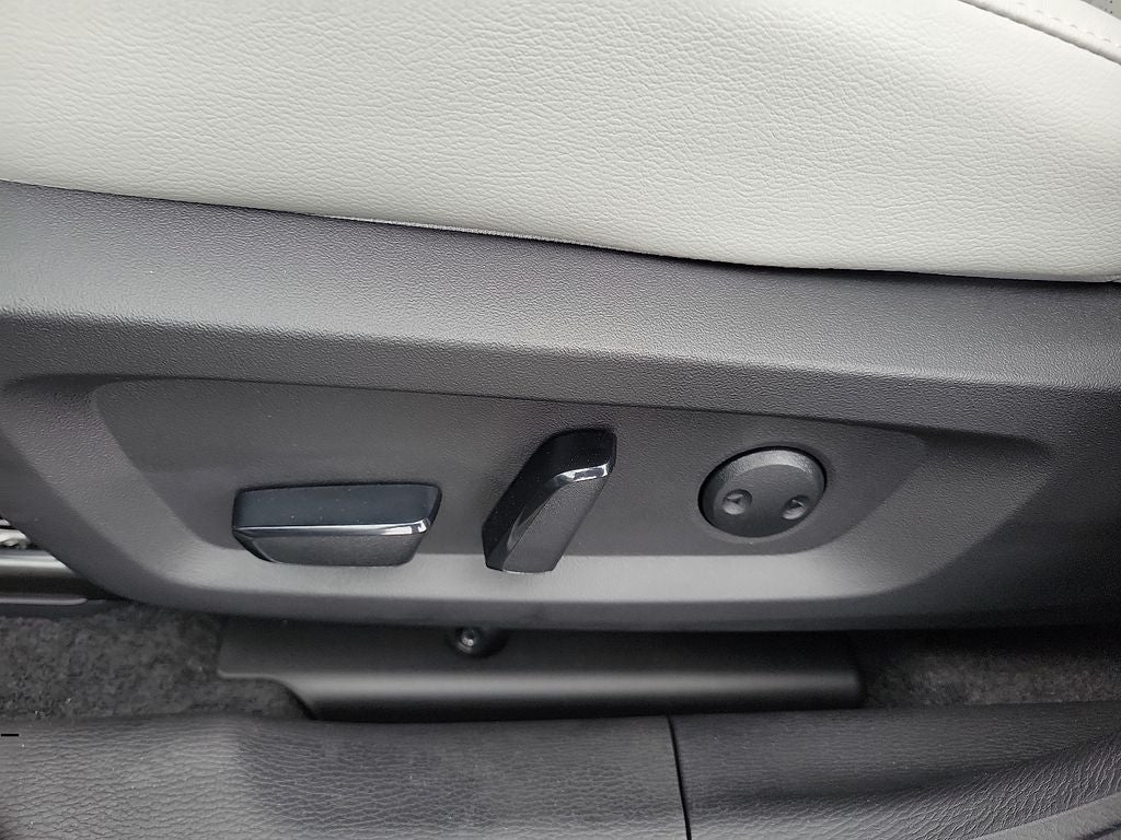 2025 Mitsubishi Outlander Platinum Edition