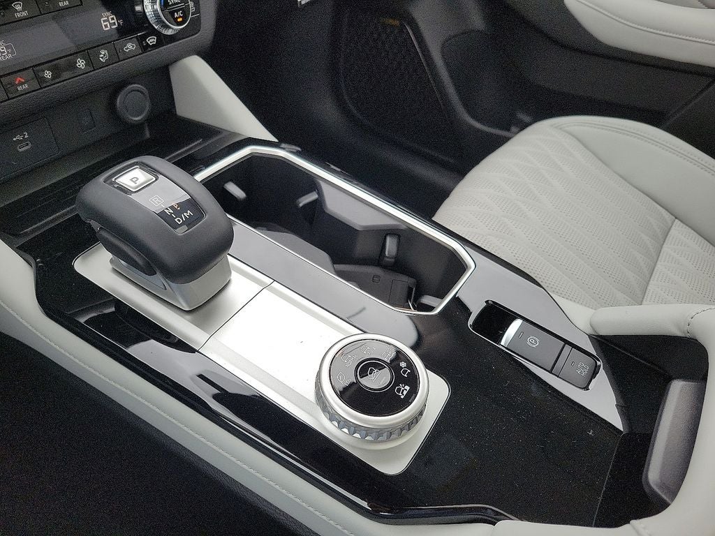 2025 Mitsubishi Outlander Platinum Edition