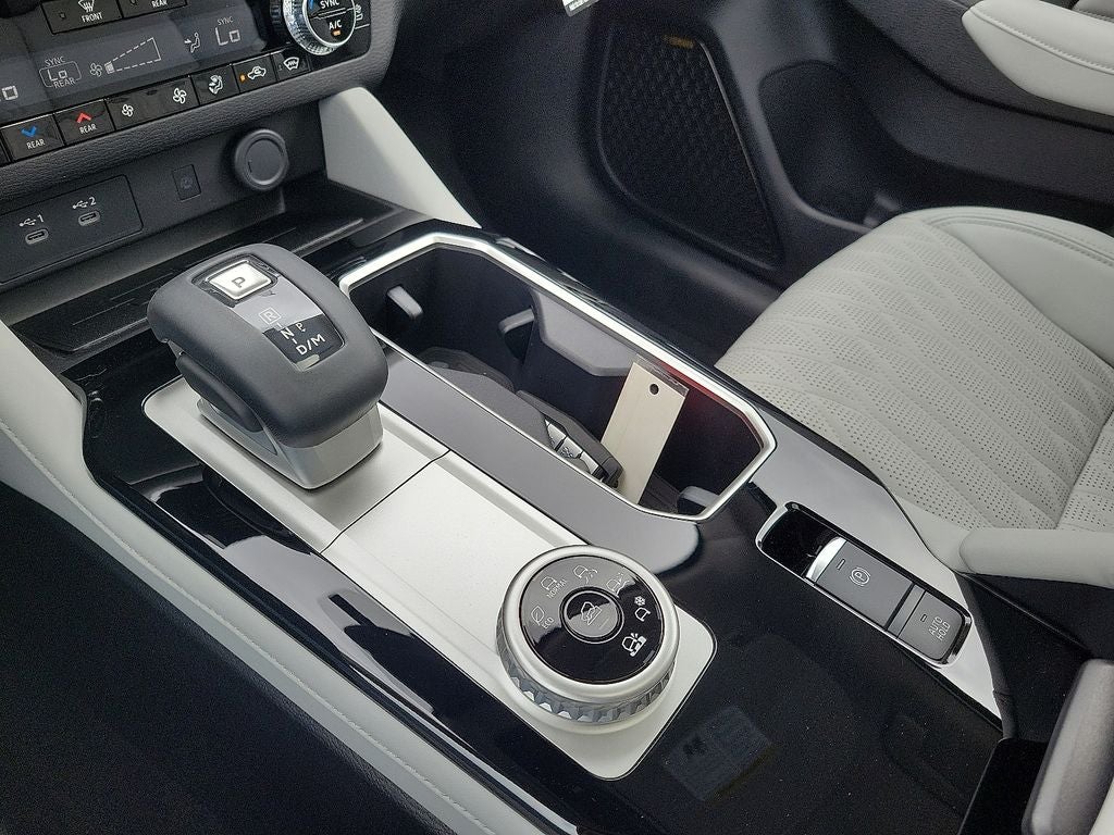 2025 Mitsubishi Outlander Platinum Edition