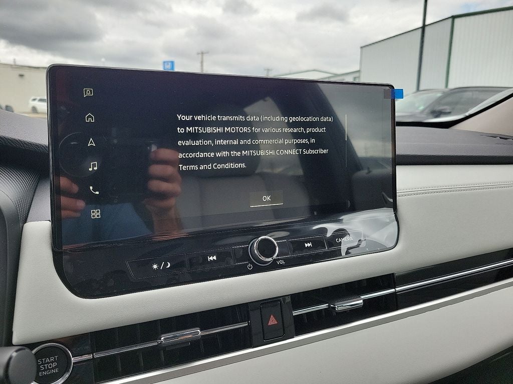 2025 Mitsubishi Outlander PLATINUM EDITION