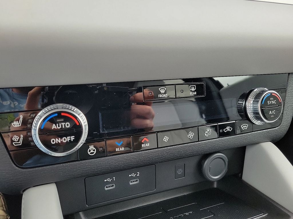 2025 Mitsubishi Outlander PLATINUM EDITION