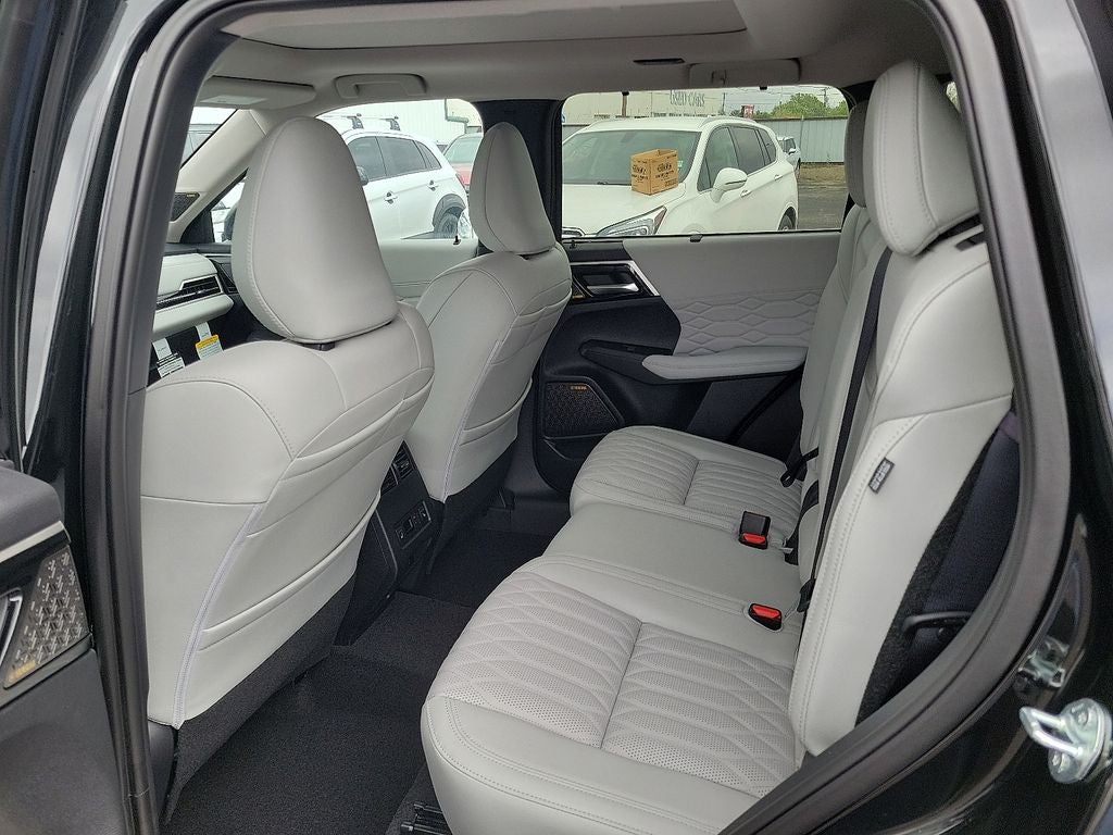 2025 Mitsubishi Outlander PLATINUM EDITION