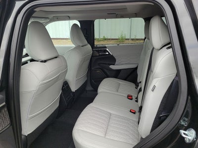 2025 Mitsubishi Outlander Platinum Edition