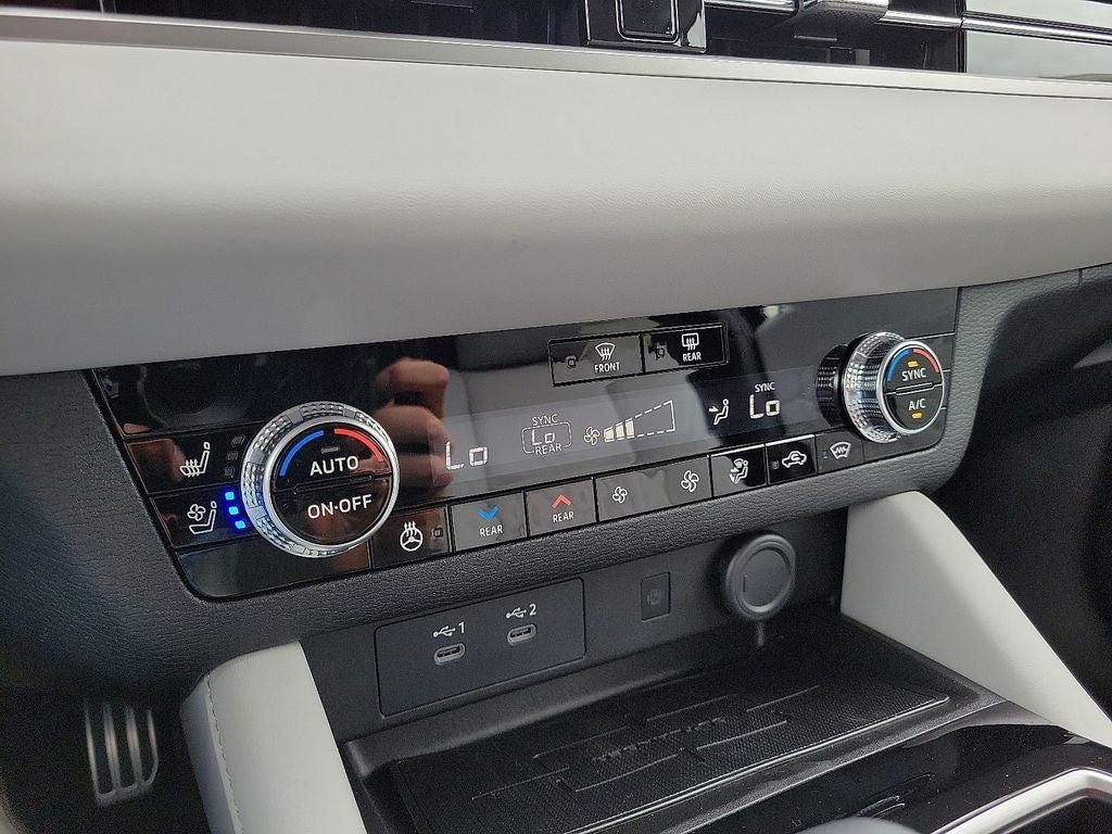 2025 Mitsubishi Outlander Platinum Edition