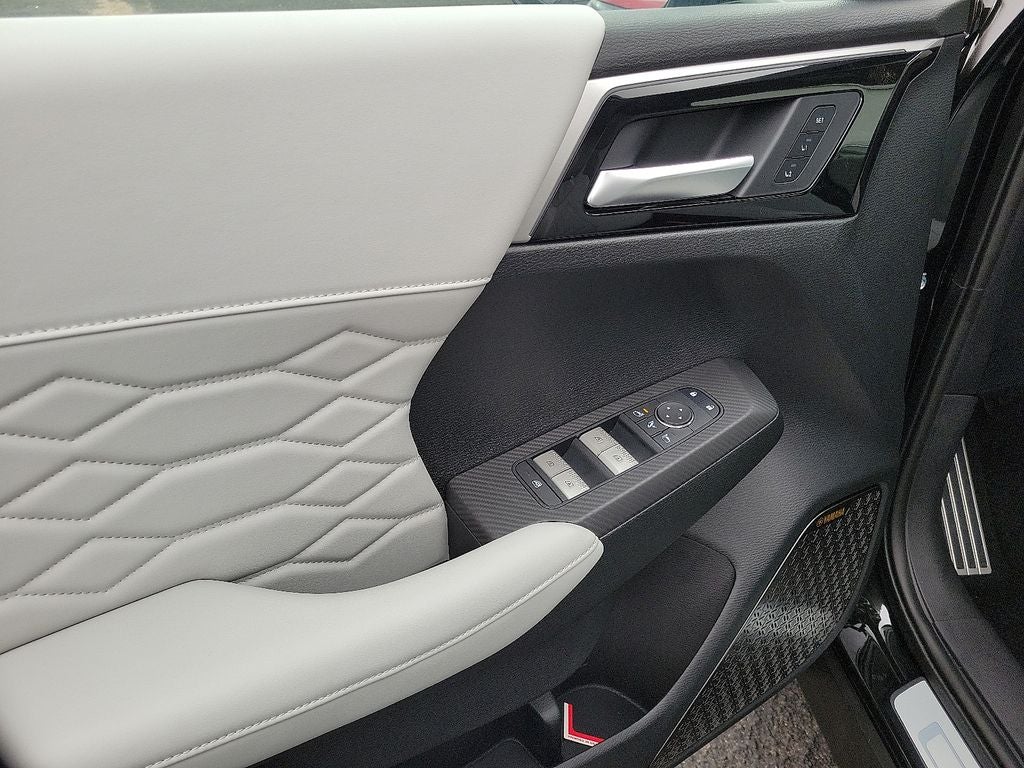 2025 Mitsubishi Outlander Platinum Edition