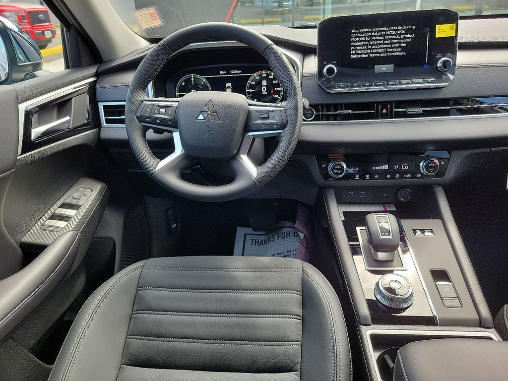 2025 Mitsubishi Outlander PHEV SE