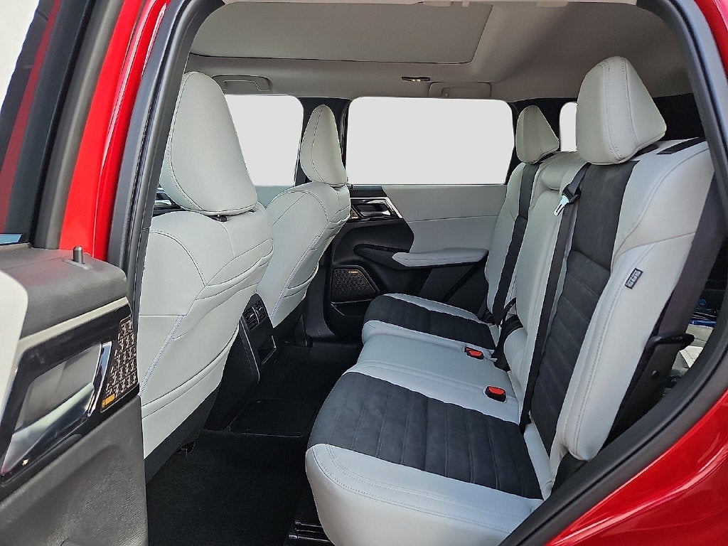2026 Mitsubishi Outlander PHEV SE