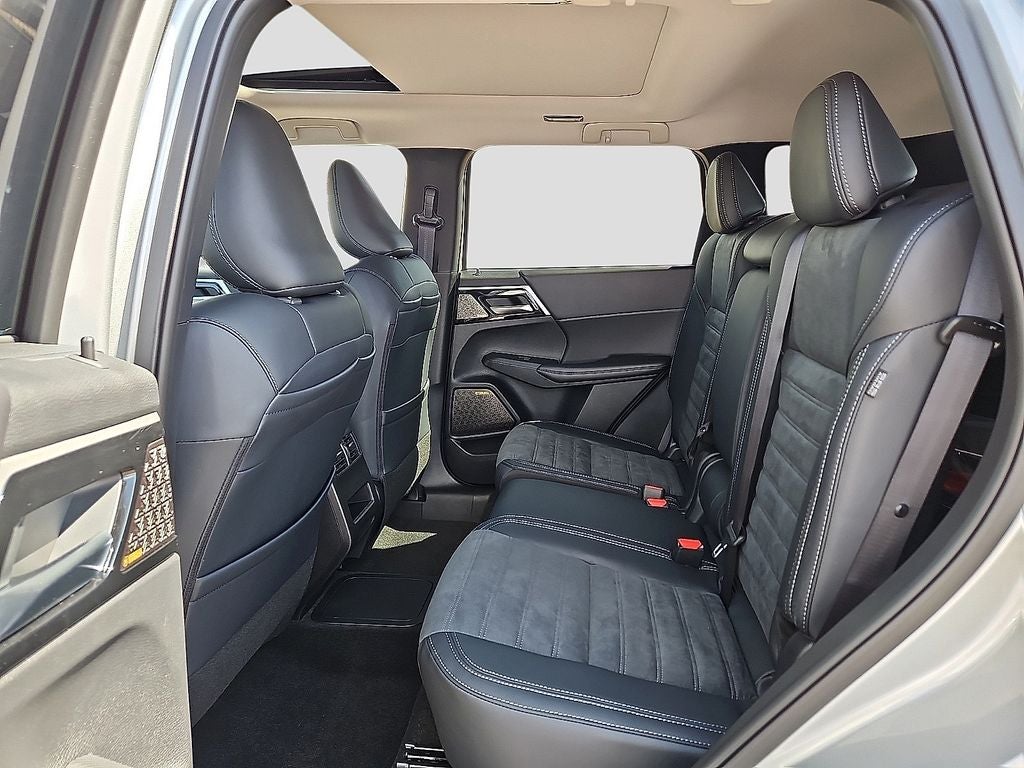 2026 Mitsubishi Outlander PHEV SE