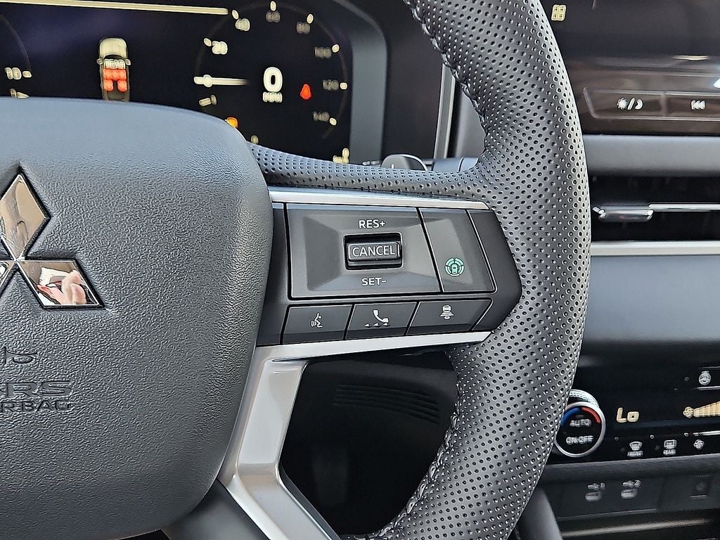 2026 Mitsubishi Outlander PHEV SE