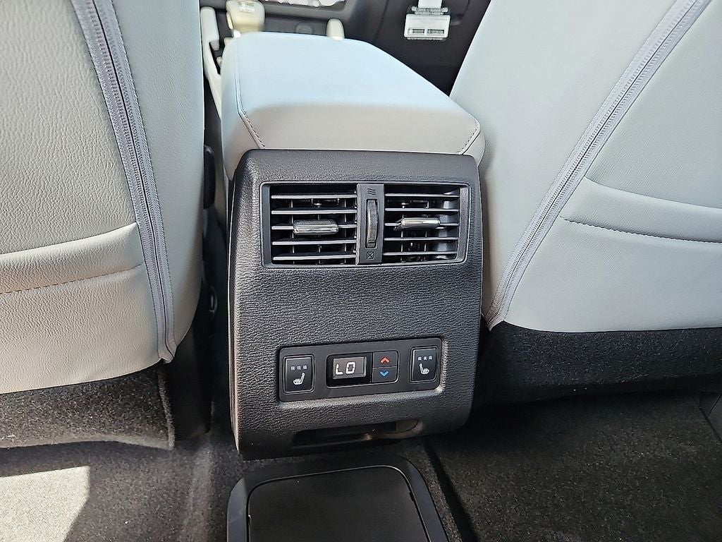 2026 Mitsubishi Outlander PHEV SEL