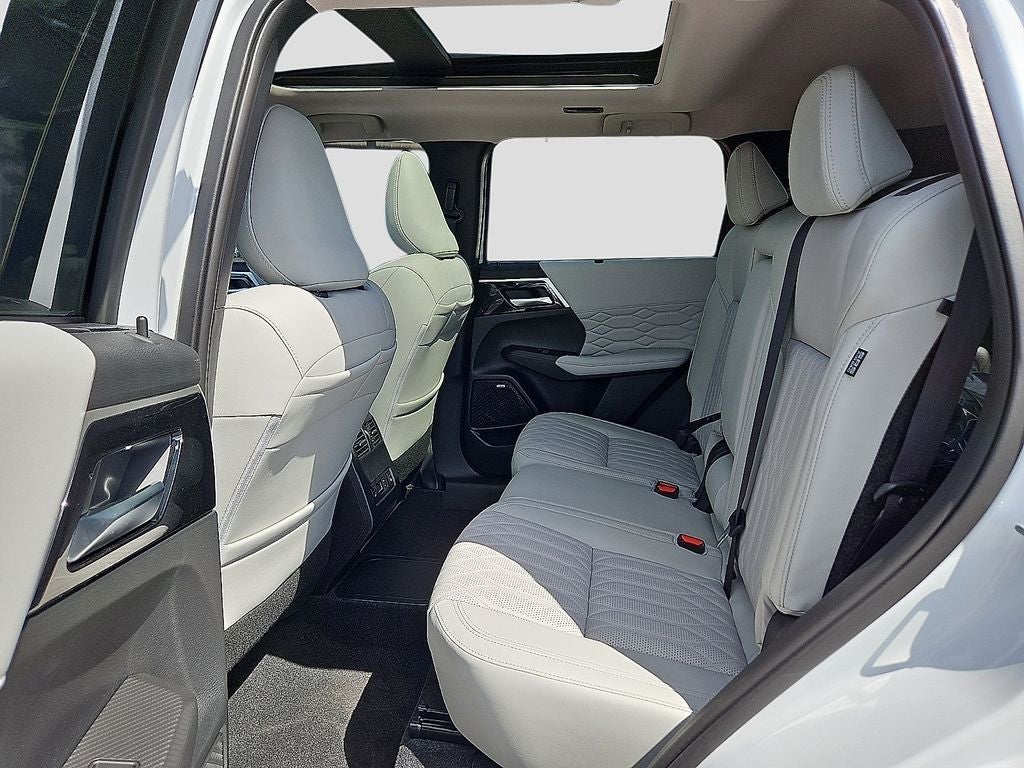 2026 Mitsubishi Outlander PHEV SEL