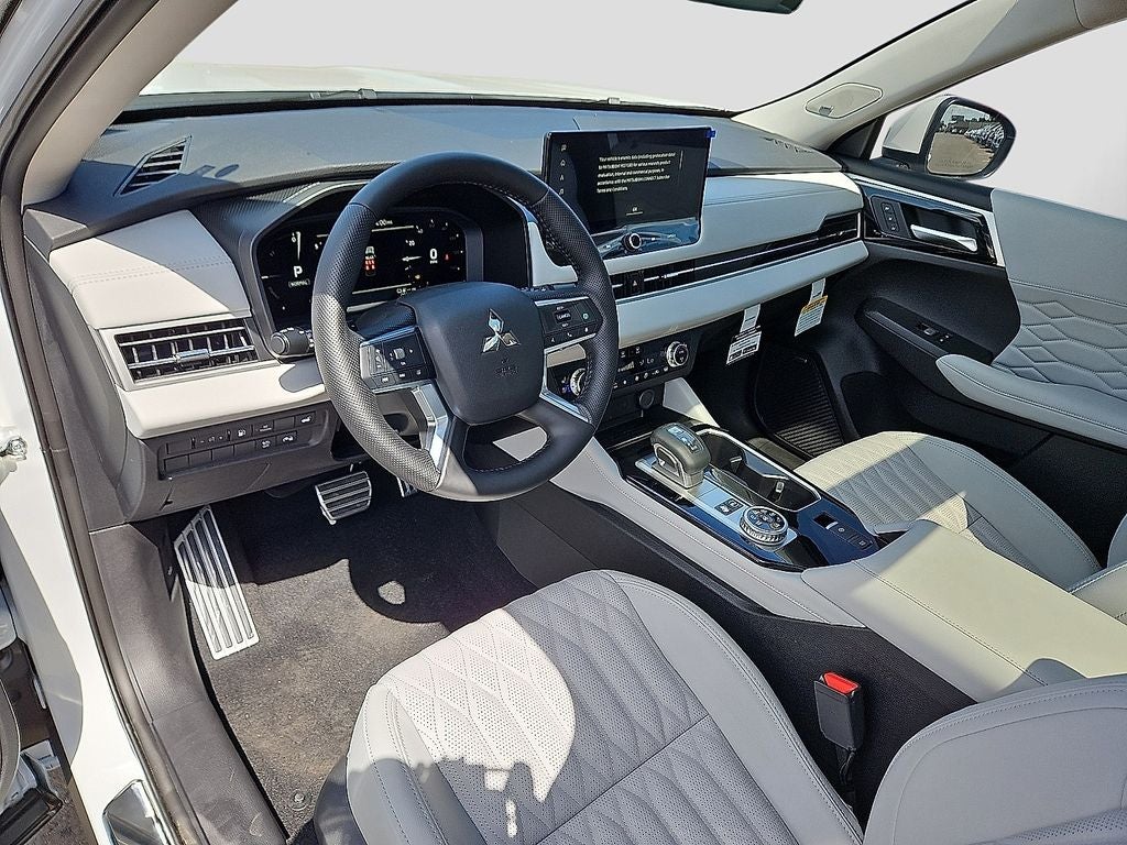 2026 Mitsubishi Outlander PHEV SEL