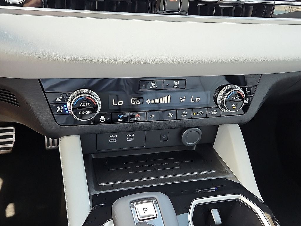 2026 Mitsubishi Outlander PHEV SEL