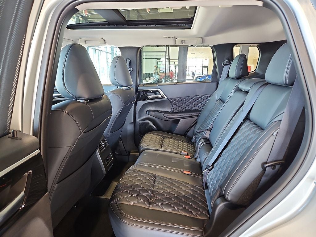 2025 Mitsubishi Outlander PHEV SEL