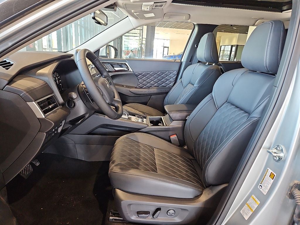 2025 Mitsubishi Outlander PHEV SEL