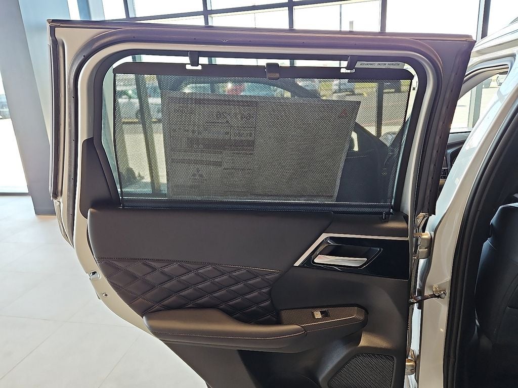 2025 Mitsubishi Outlander PHEV SEL