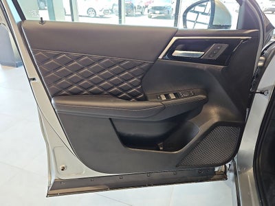 2025 Mitsubishi Outlander PHEV SEL