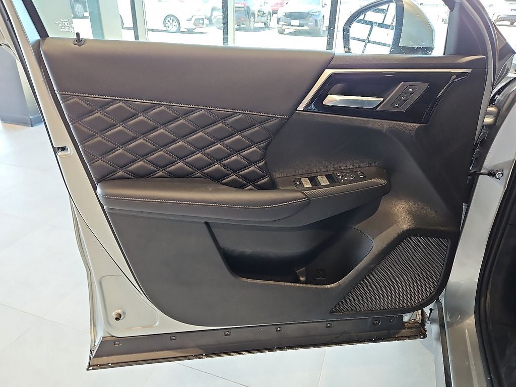 2025 Mitsubishi Outlander PHEV SEL