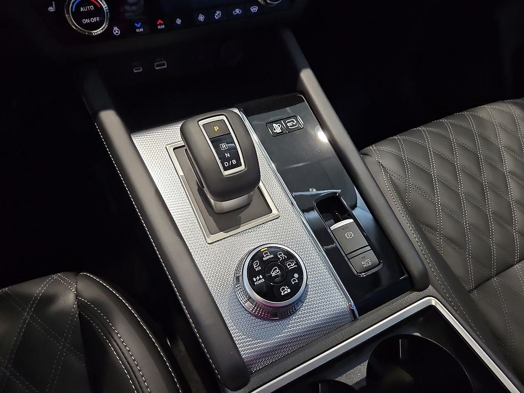 2025 Mitsubishi Outlander PHEV SEL