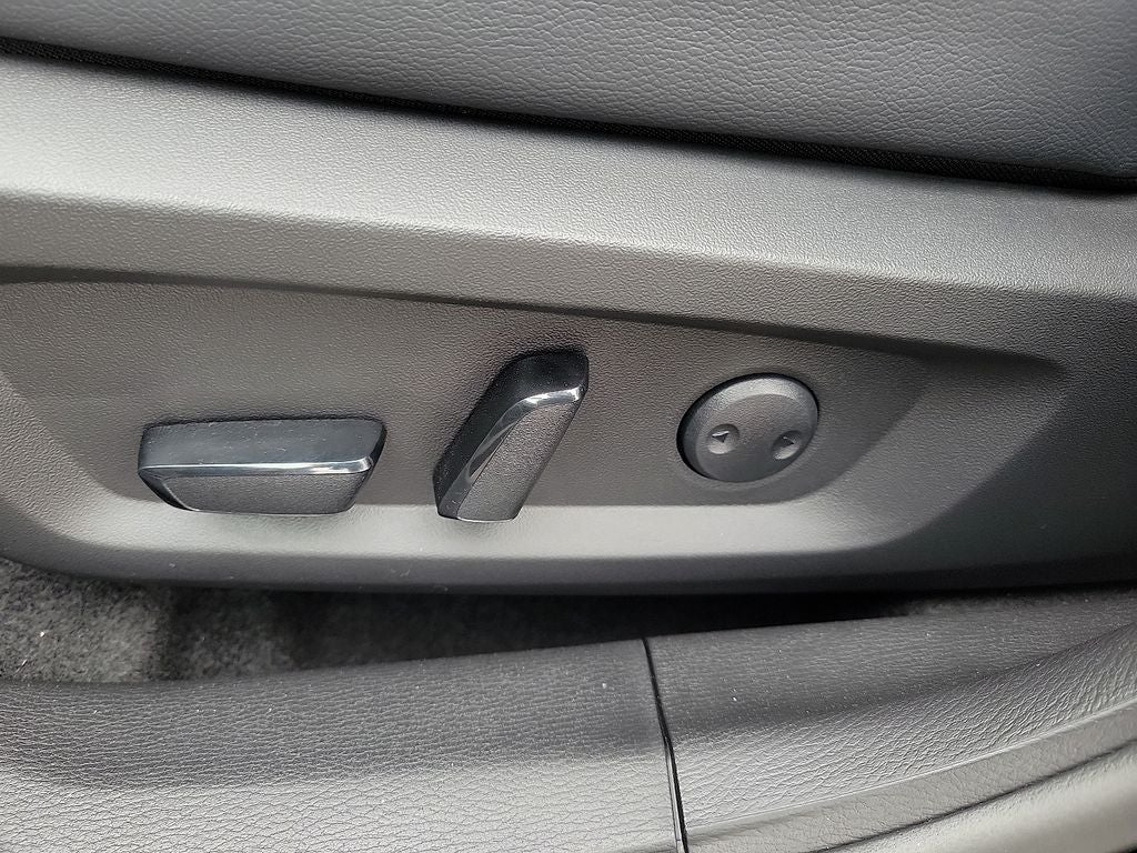 2025 Mitsubishi Outlander PHEV SEL