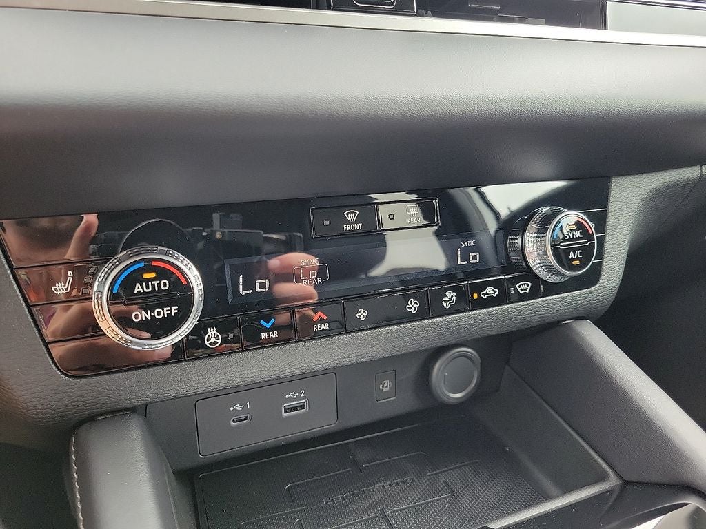 2025 Mitsubishi Outlander PHEV SEL