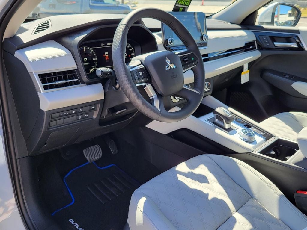 2025 Mitsubishi Outlander PHEV SEL