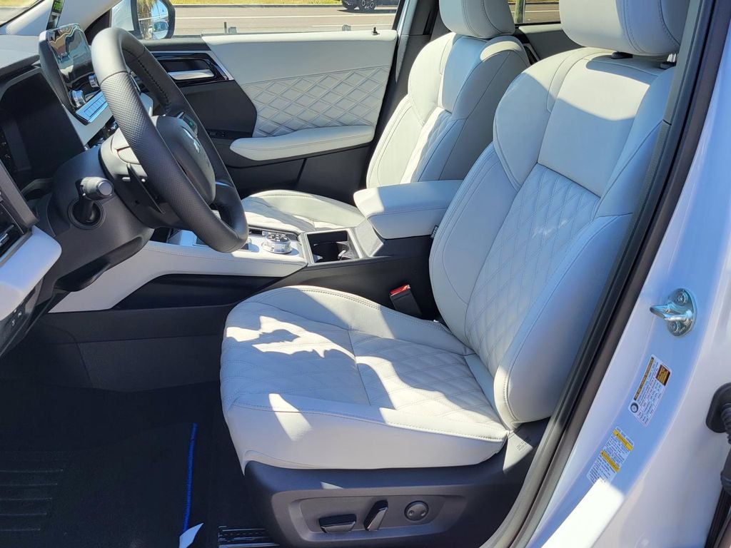 2025 Mitsubishi Outlander PHEV SEL