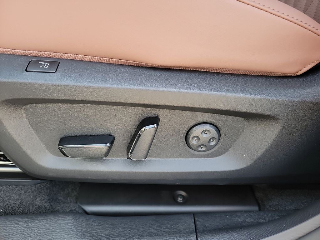 2026 Mitsubishi Outlander PHEV SEL