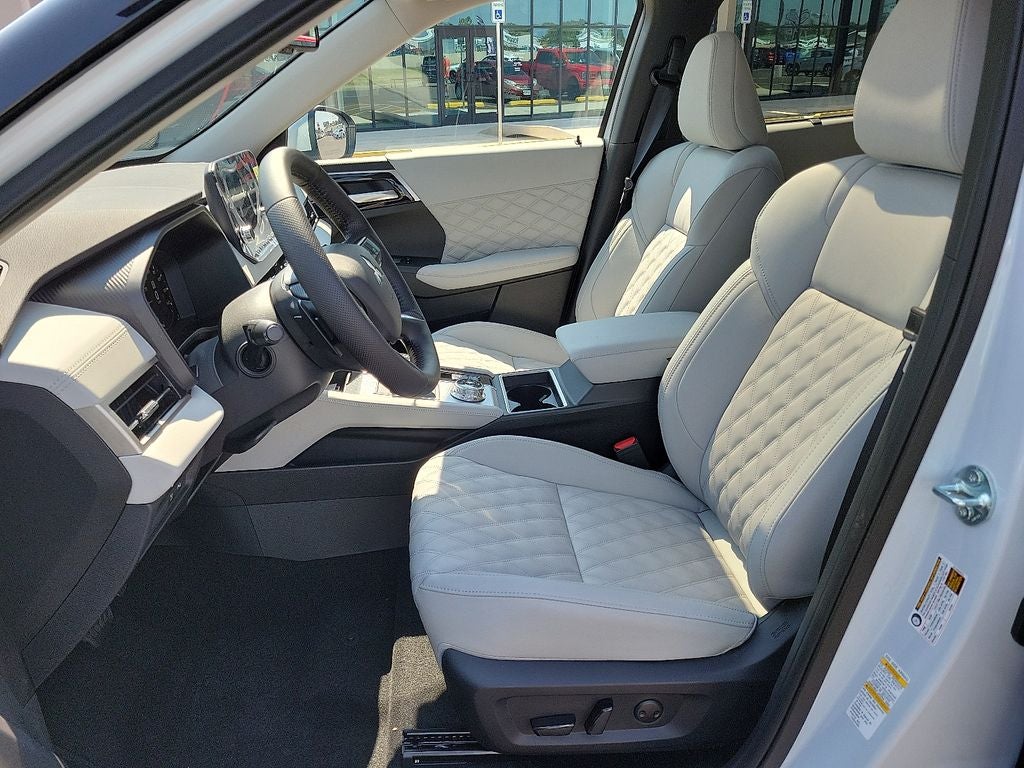 2025 Mitsubishi Outlander PHEV SEL