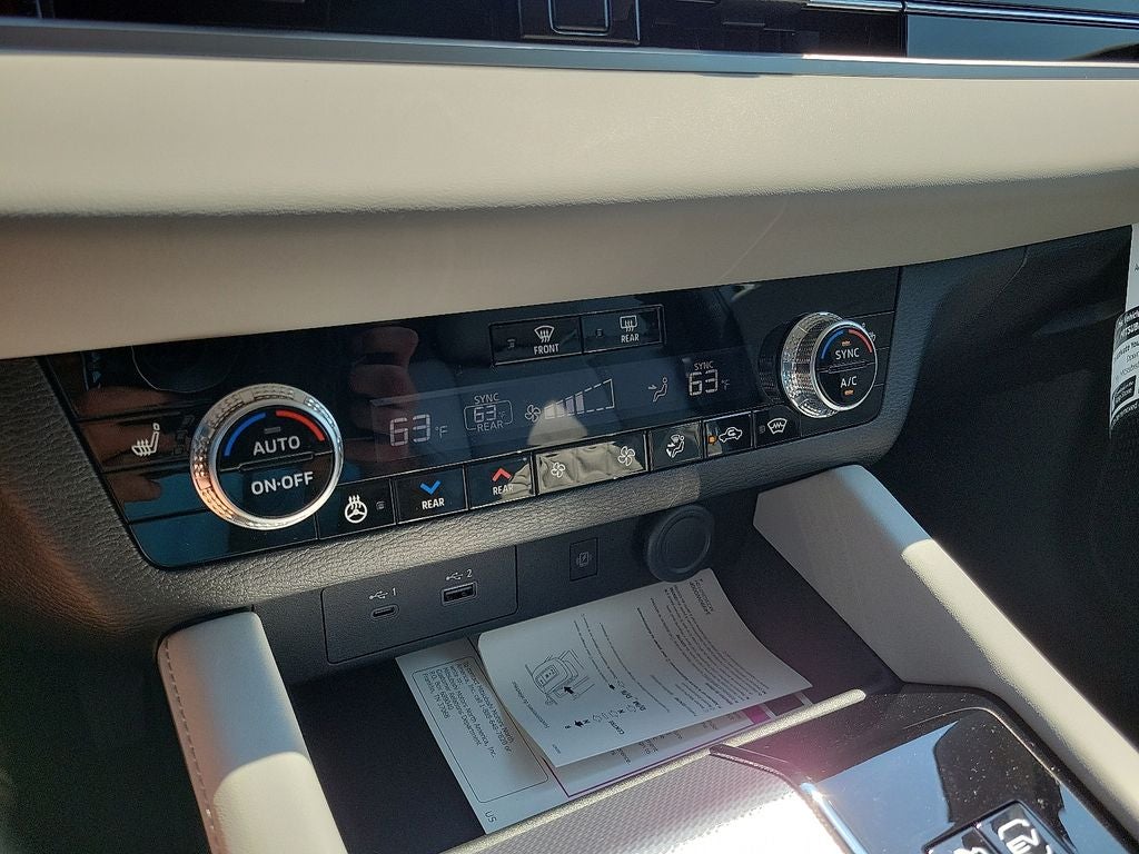 2025 Mitsubishi Outlander PHEV SEL