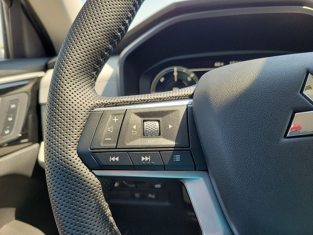 2025 Mitsubishi Outlander PHEV SEL