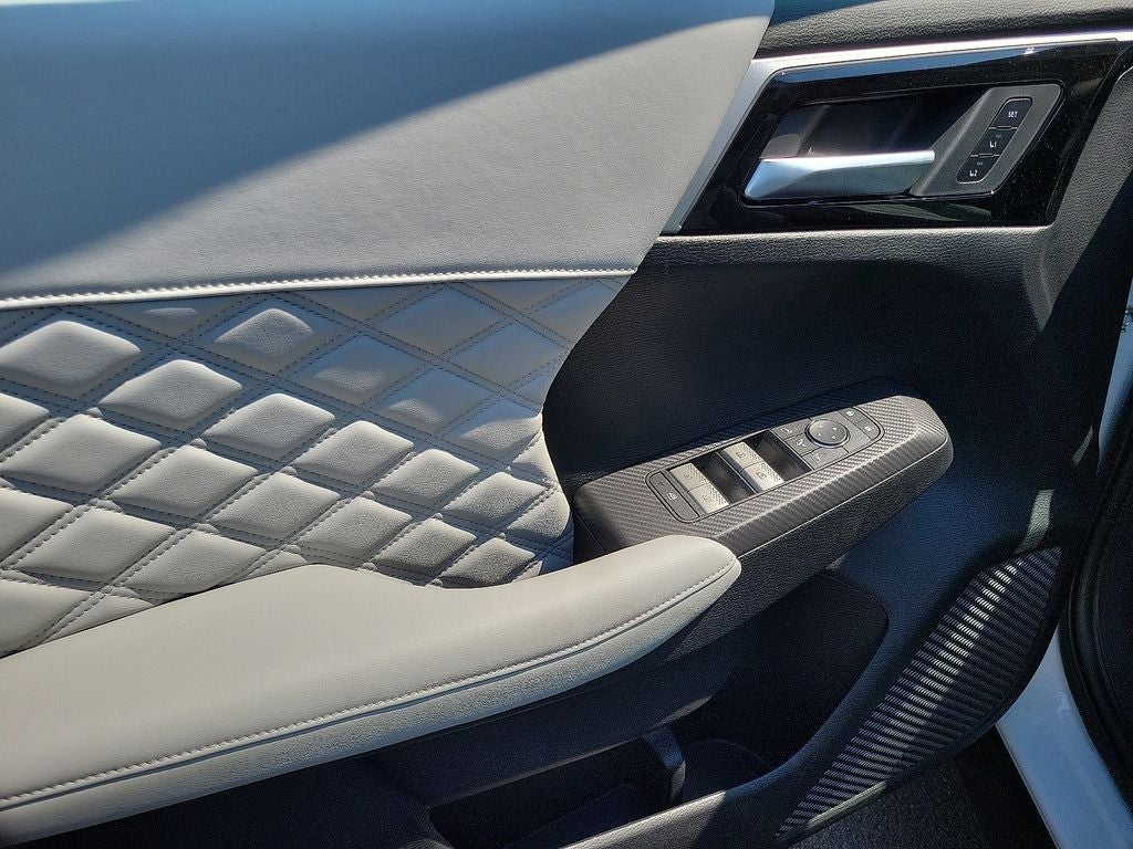 2025 Mitsubishi Outlander PHEV SEL